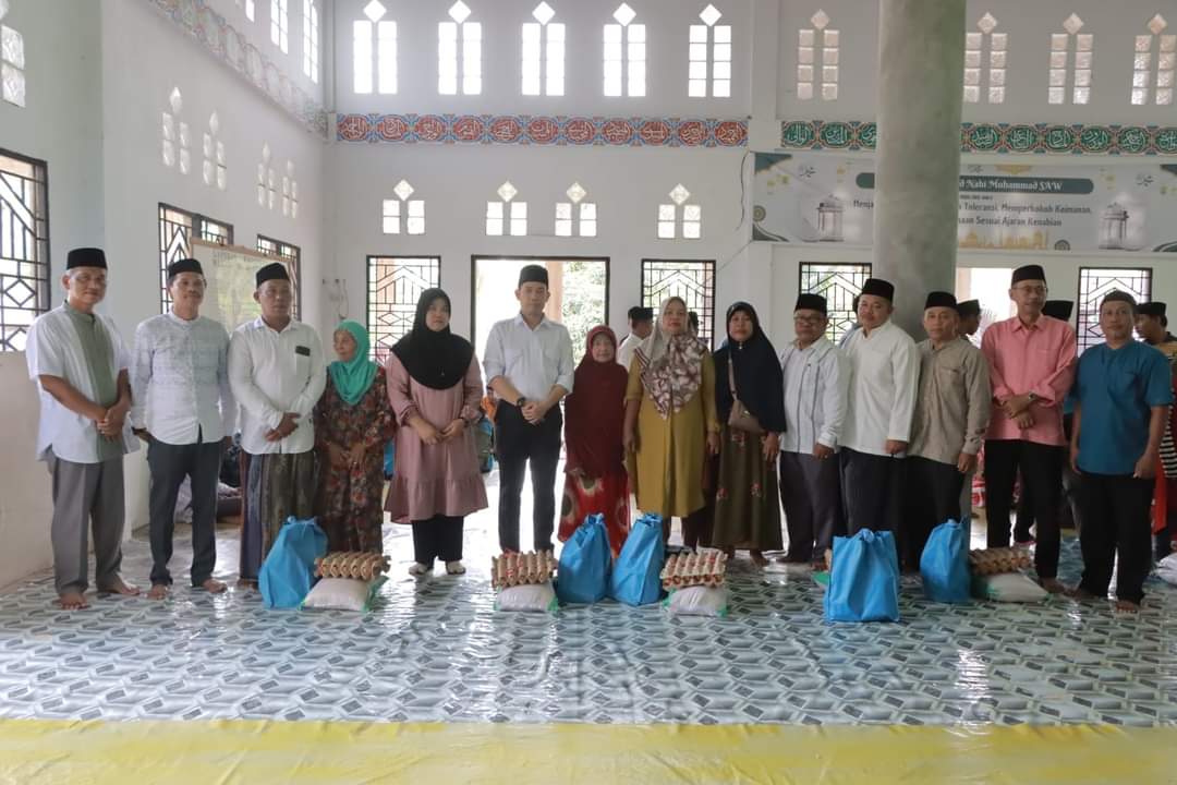 Pjs. Bupati Tanjabbar Kunker dan Safari Jumat di Desa Teluk Kulbi