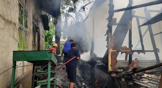 Tiga Unit Rumah di Muaro Jambi Hangus Terbakar 