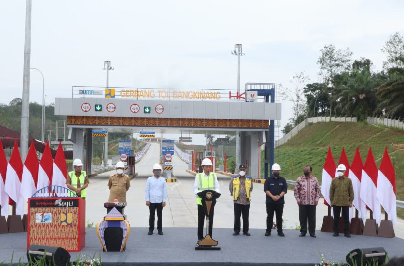 Wow! Riau-Sumbar Hanya 30 Menit! Waktu Tempuh Tol Pekanbaru-Bangkinang Dibuktikan Langsung oleh Jokowi