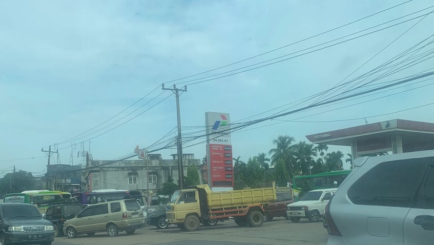 Antrean Beli BBM Solar di Jambi Makin Panjang, ﻿Harga BBM di Provinsi Jambi Naik Drastis
