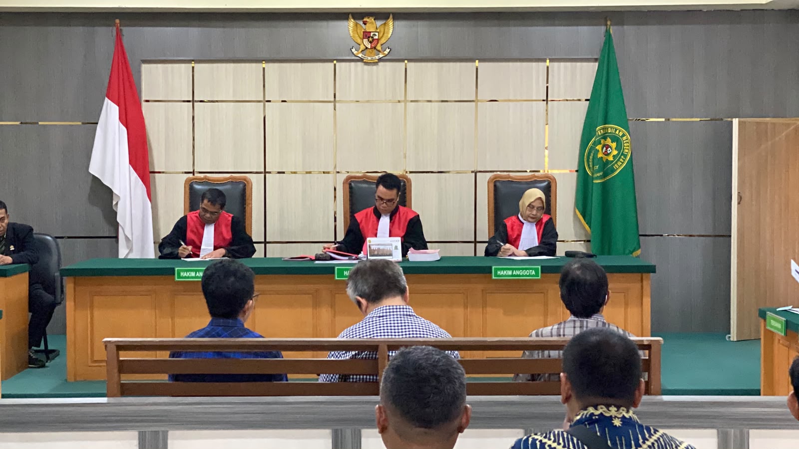 Sidang Perdana Korupsi Pengadaan Bahan Kimia PDAM Tirta Mayang