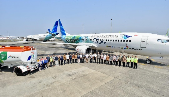 Keren! Pertamina-Garuda Indonesia Sukses Uji Terbang Pertama Gunakan SAF Pada Pesawat Komersial