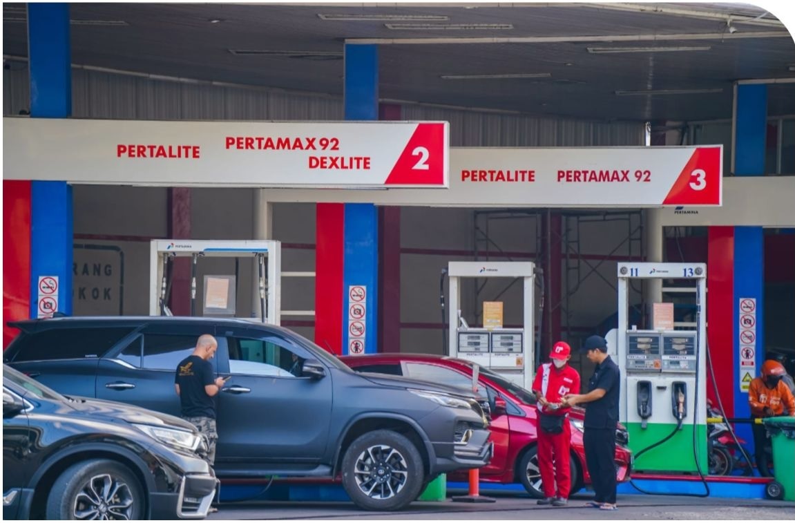  'PERTALITE' DAN PERTAMAX TURUN! Ini Daftar Harga Baru BBM di SPBU Se-Indonesia Per 25 Juni 2023