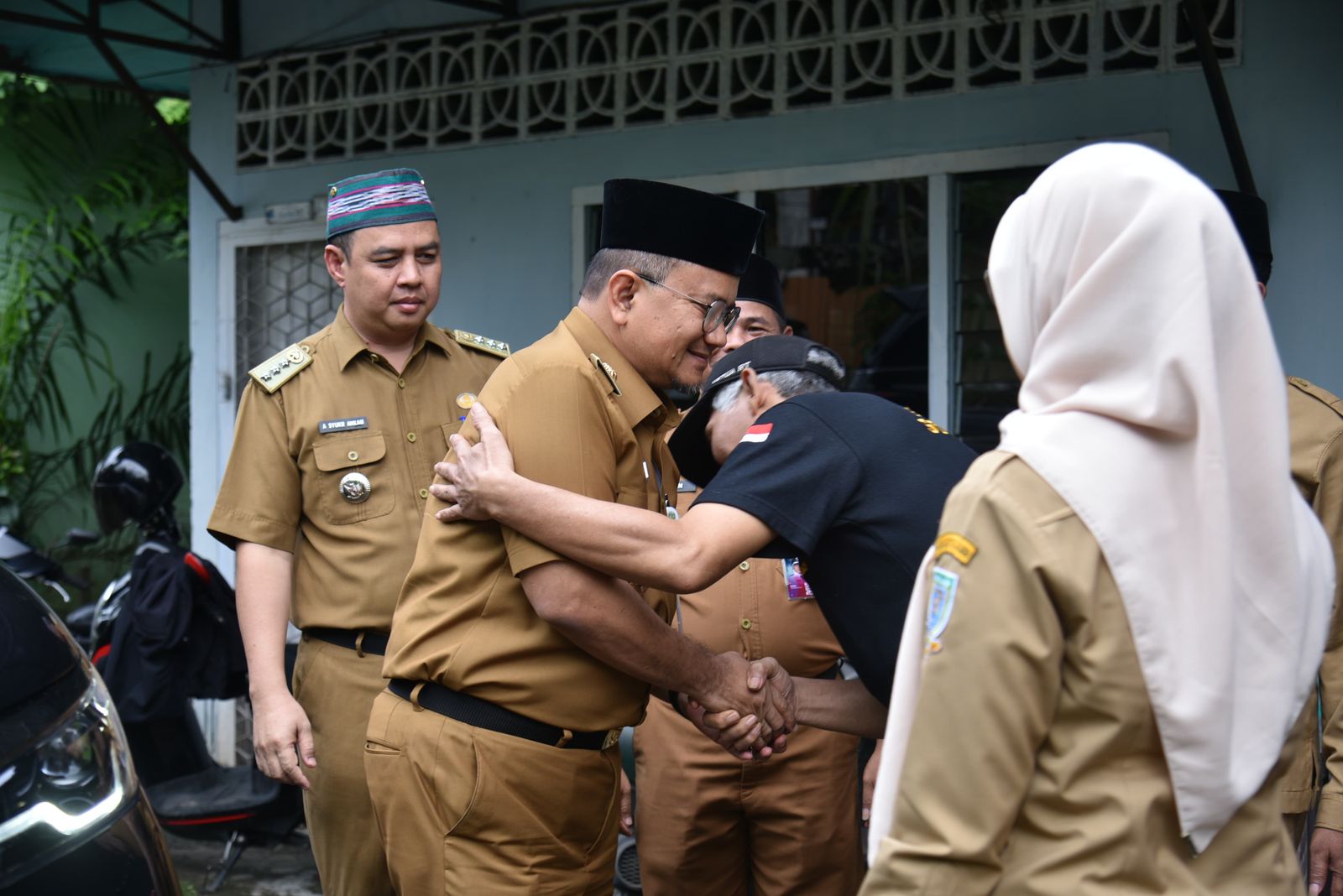 Ketua RT Gugur Dalam Tugas, Wali Kota Maulana Sampaikan Duka dan Salurkan Santunan Kematian