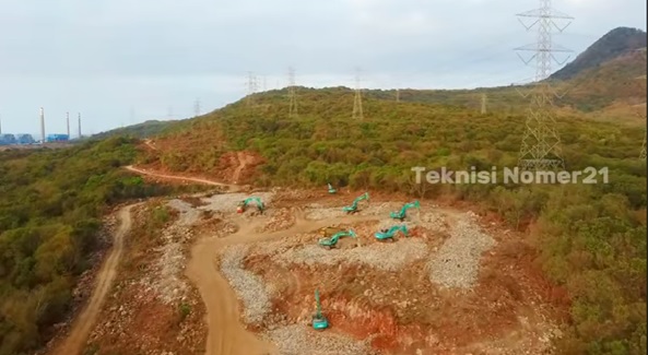  Progres Jalan Tol Probolinggo-Banyuwangi, Excavator Dikerahkan 