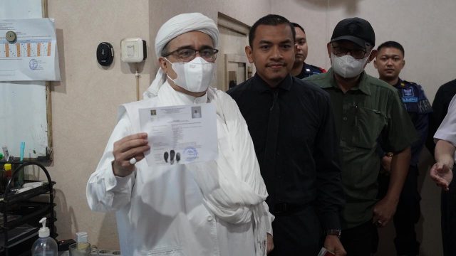 Hari Ini  Habib Rizieq Shihab Bebas