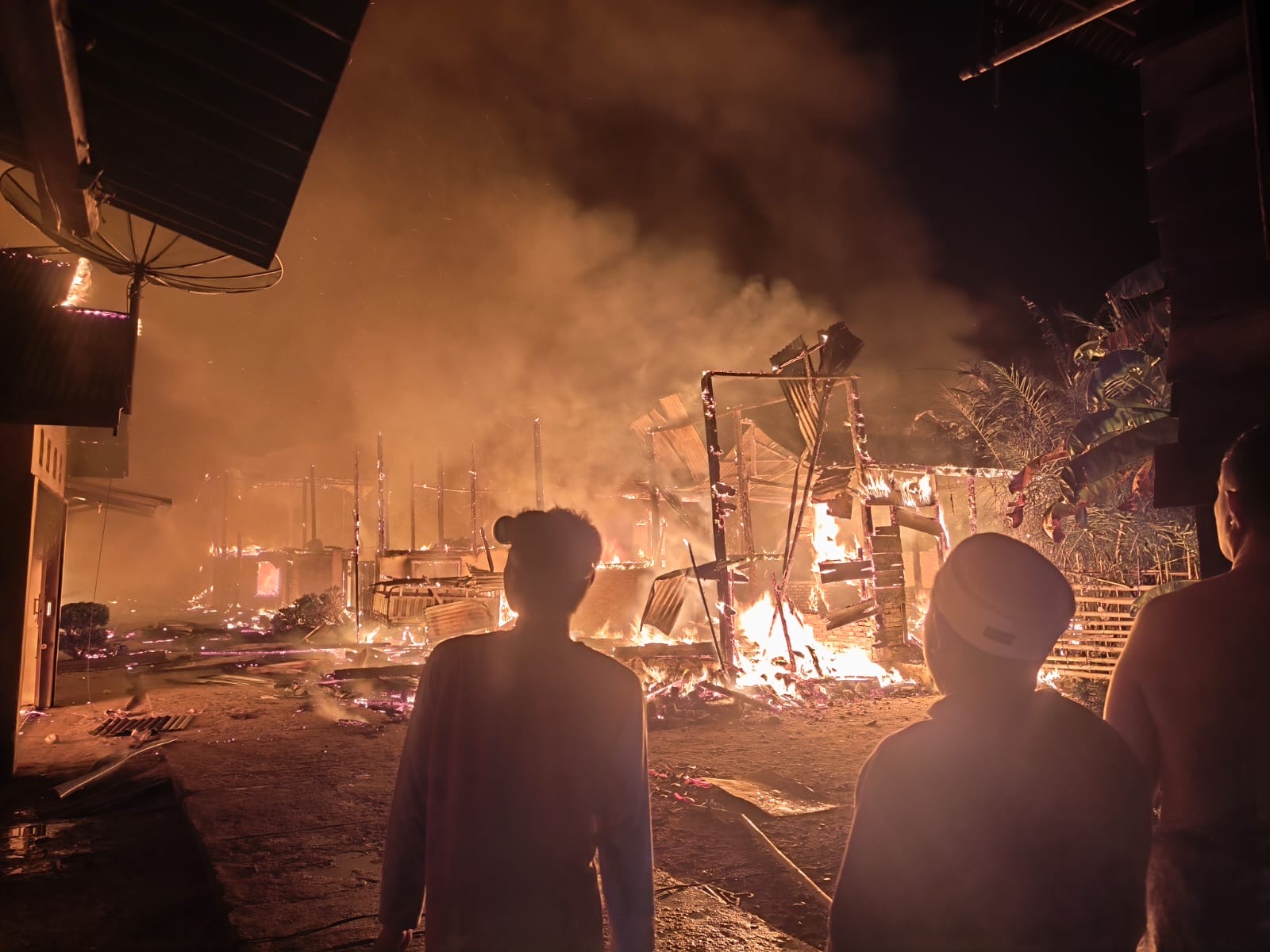 Api Mengamuk di Bungo, Belasan Rumah Warga Terbakar