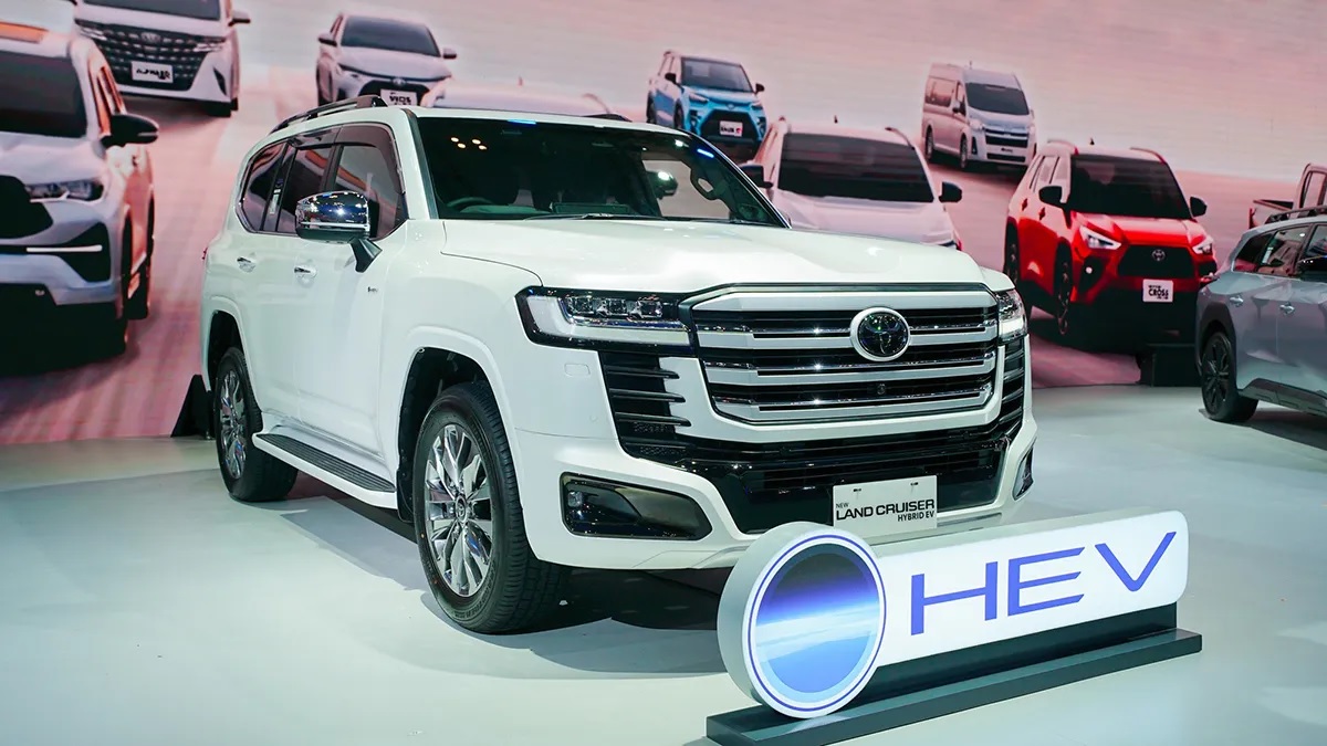 Mengusung Mesin Elektrifikasi, Ini Spesifikasi dan Harga Toyota New Land Cruiser 300 Hybrid EV