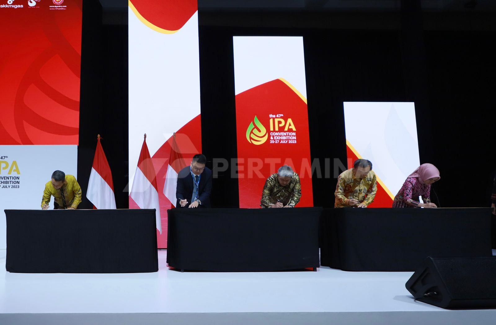 RESMI! Pertamina-Petronas Tandatangani Perjanjian Jual Beli dengan Shell untuk 35% Kepemilikan di Blok Masela