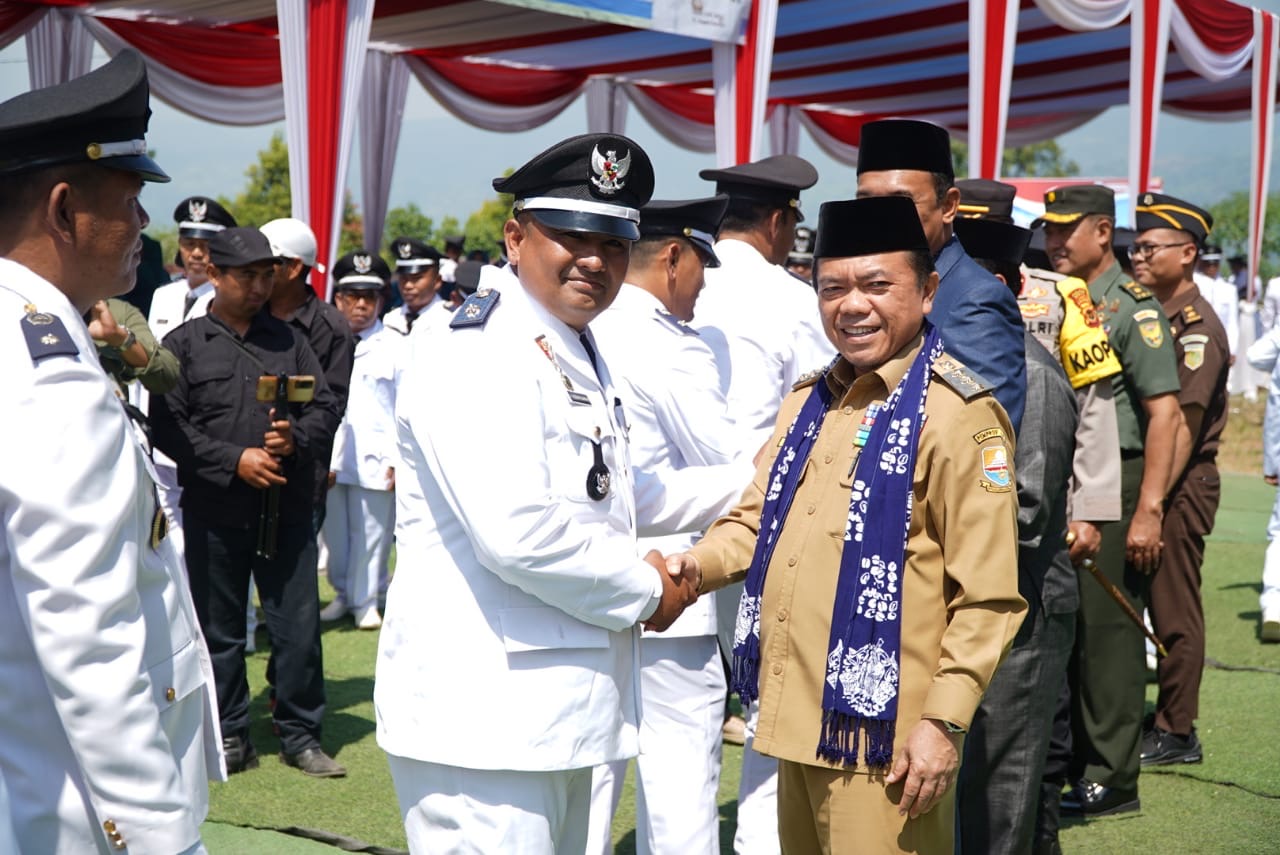 Gubernur Al Haris Hadiri Pengukuhan Perpanjangan Masa Jabatan Kades Se-Kabupaten Kerinci