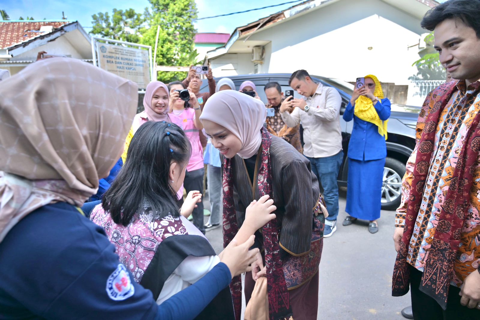 Bersama Ketua GOW, Wawako Diza Kunjungi SLB Harapan Mulya : 