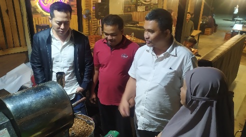 Ihsan Yunus Beri Bantuan Mesin Roasting, Radjea Coffe Tembus Pasar Internasional