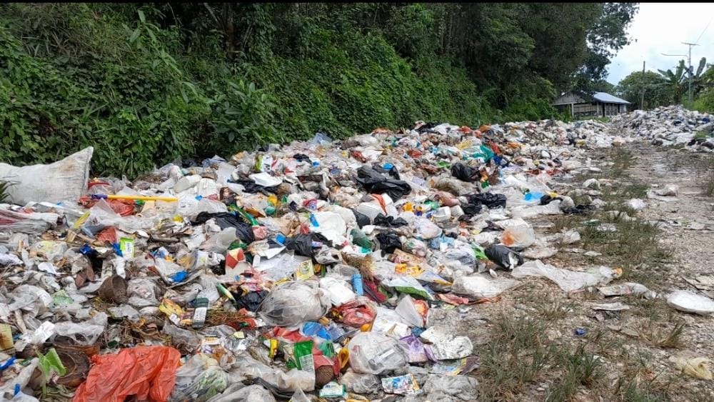 Warga Mengeluh, Tumpukan Sampah Keluarkan Bau Tak Sedap