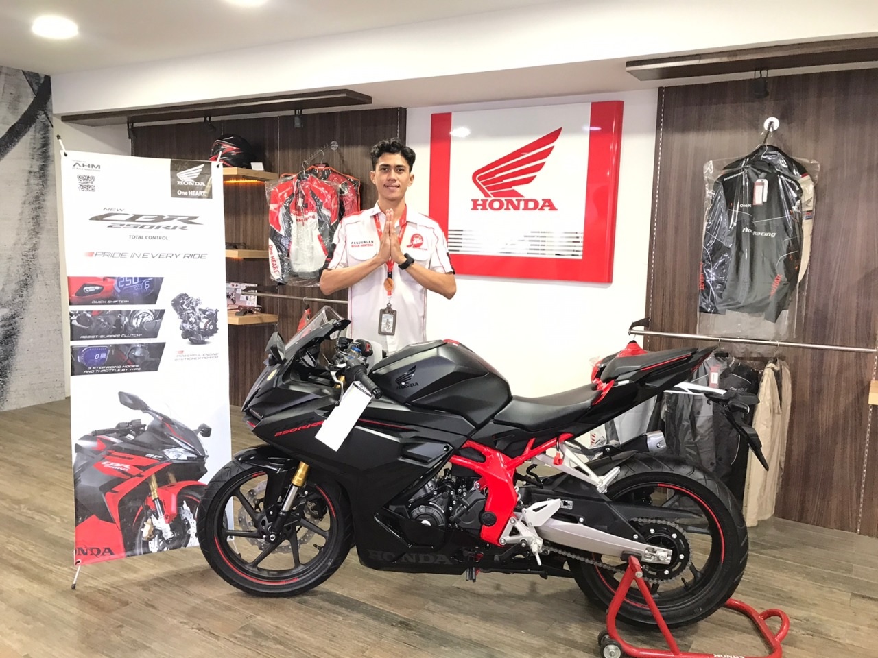 Berlimpah Kecanggihan New Honda CBR250RR 