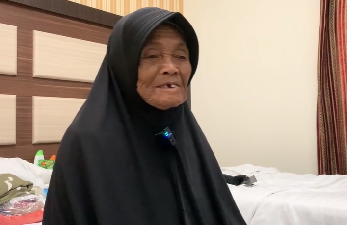 Mbah Sutiah Berangkat Haji di Usia 107 Tahun, Bukti Cinta Tak Lekang oleh Usia