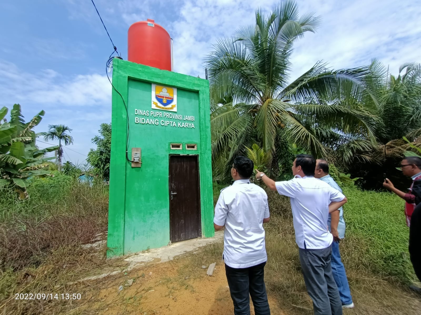 Wakil Ketua DPRD Faizal Riza Tinjau Pembangunan Sumur Bor di Tanjabbar 