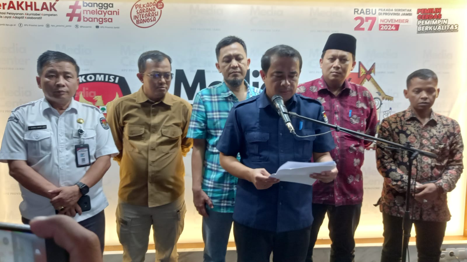 H-2 Pemungutan Suara, KPU Provinsi Jambi Pastikan Kesiapan Pilkada Serentak Capai 97 Persen 