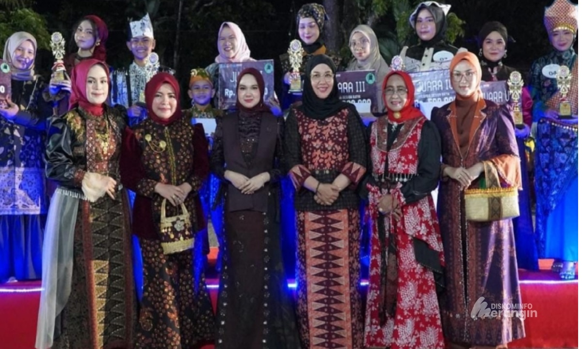 Semarak Puncak Acara Hari Batik Nasional di Merangin