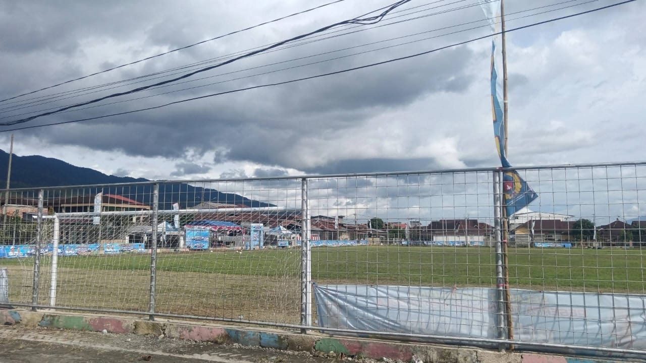 Dinilai tak Layak, Lapangan Sepak Bola Turnamen Bupati Cup Siulak Panjang Dikeluhkan