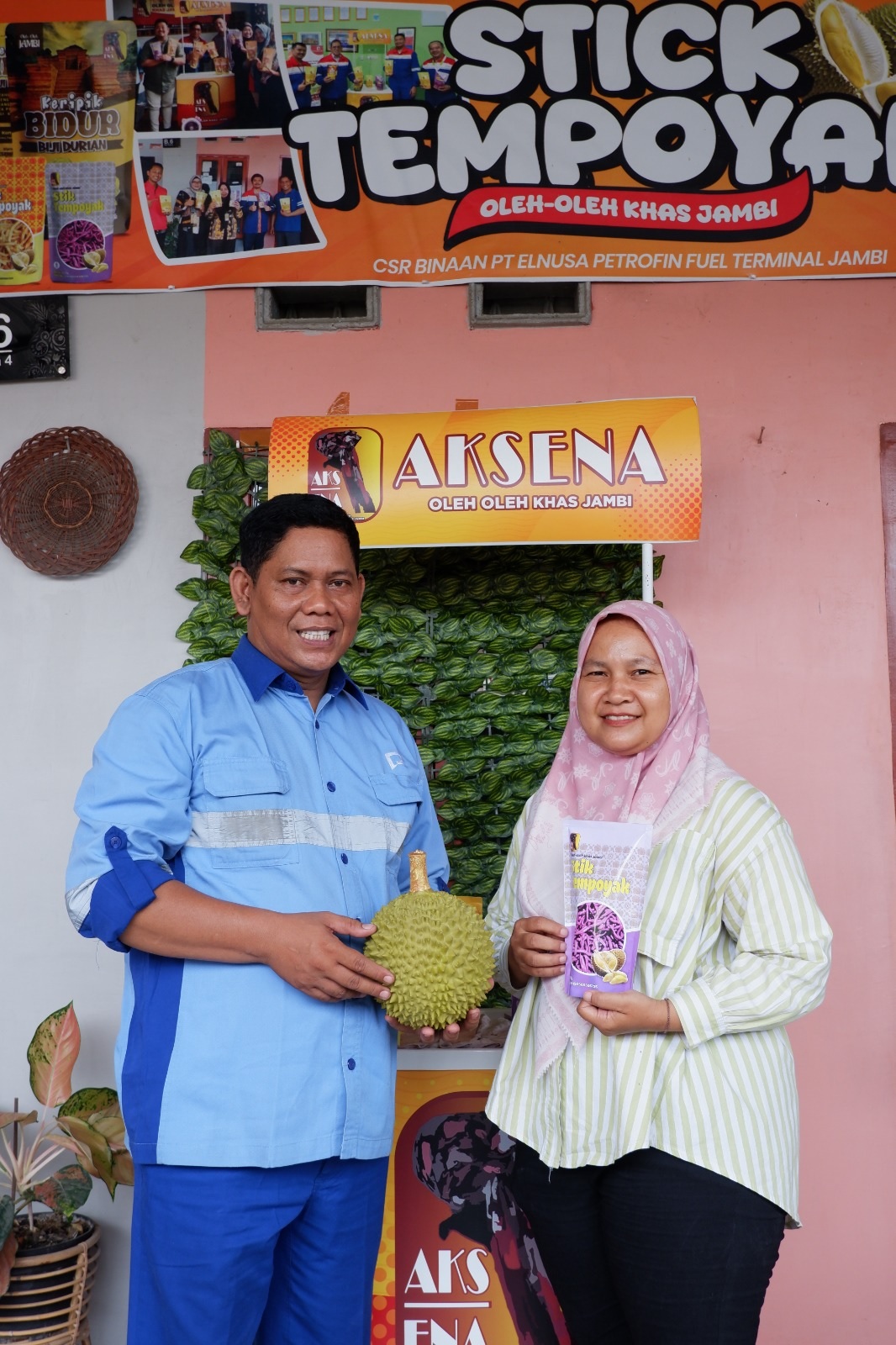 Perempuan Tangguh di Balik Kemudi:Program Tangki Elnusa Petrofin Bangkitkan UMKM BagiKeluarga Awak MobilTangki