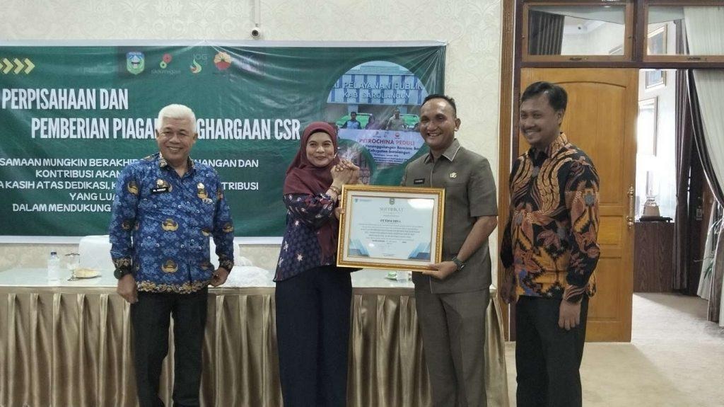 Bupati Hurmin Berikan Penghargaan CSR Kepada Petrochina