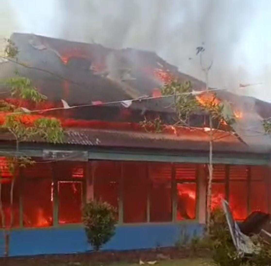 Kebakaran Hanguskan SMP Negeri 20 Kota Jambi, Diduga Akibat Korsleting Listrik