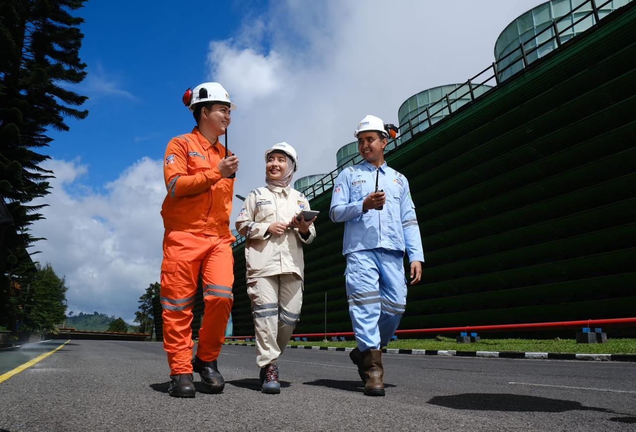 Dukung Energi Bersih, PLN Teken Perjanjian Layanan REC ke Tiga Perusahaan Manufaktur