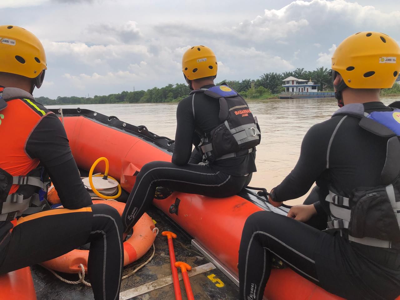 Seorang Perempuan Dikabarkan Lompat dari Jembatan Auduri, Tim SAR Lakukan Pencarian 