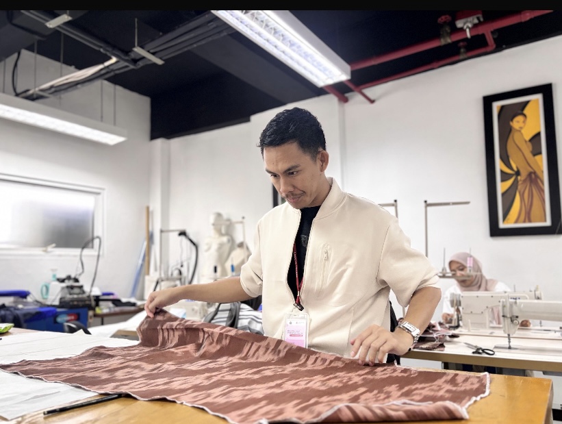 Batik dan Jalan Panjang UMKM Binaan PalmCo Menembus Pasar Modern