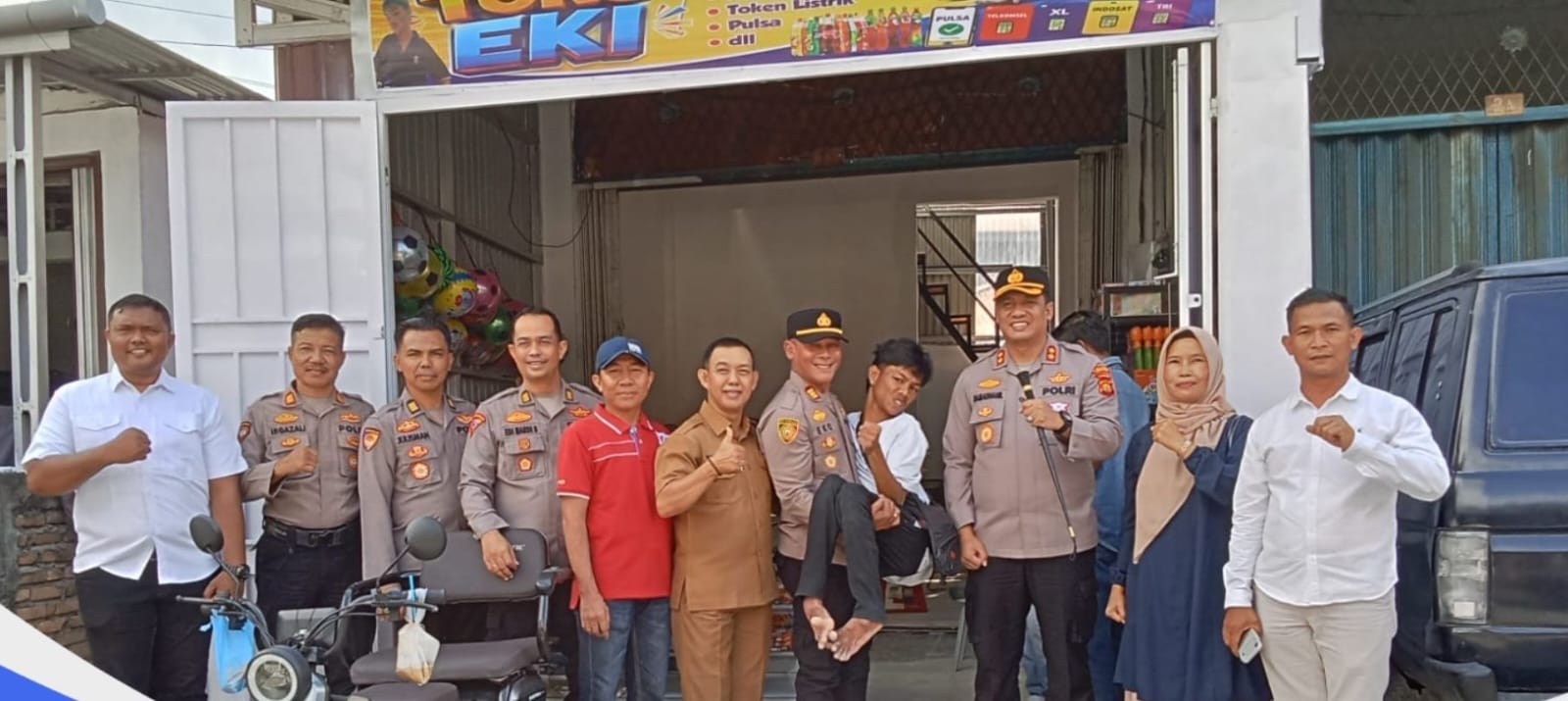 Dari Jualan Keliling ke Punya Toko Sendiri, Kisah Haru Eki Disabilitas Tunadaksa yang Kini Bangkit