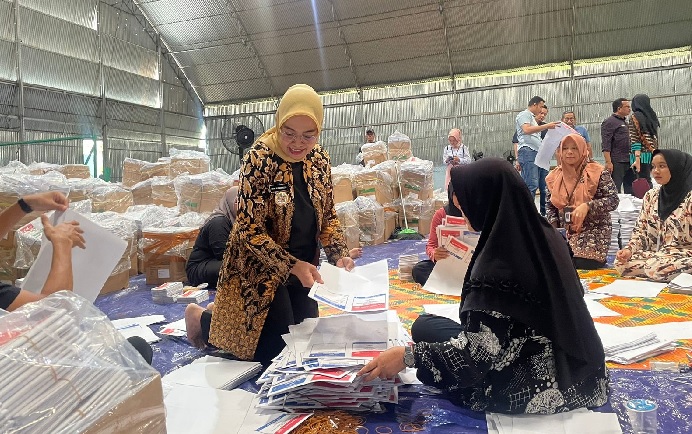 Pastikan Pemilu 2024 Berjalan Lancar, Pj Wali Kota Jambi Sidak Kantor KPU dan Gudang Logistik