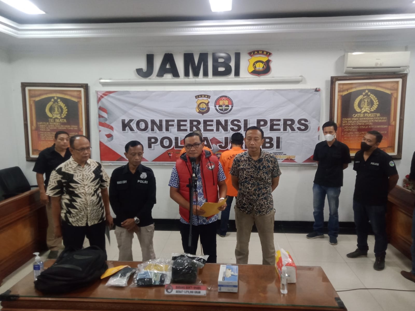 Polda Jambi gagalkan pengiriman 1 kg sabu dari Pekanbaru tujuan Sumsel 