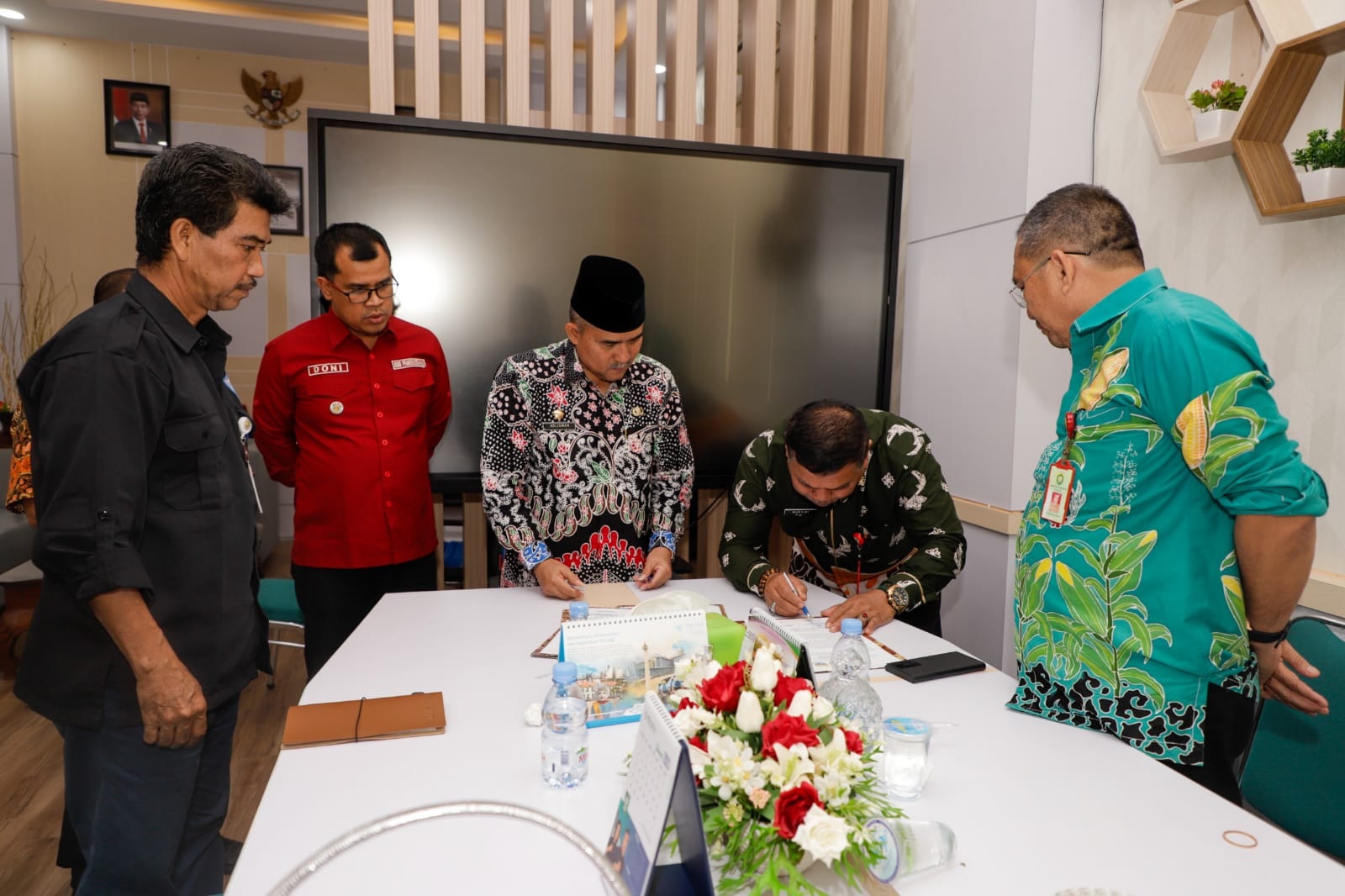 Jambi-Sumbar Sepakat Bangun Tugu Batas Lagi