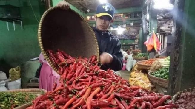 Harga Telur-Cabai Merah Naik! Per Kilonya Rp29.257, Cabai Merah Rp51.204 