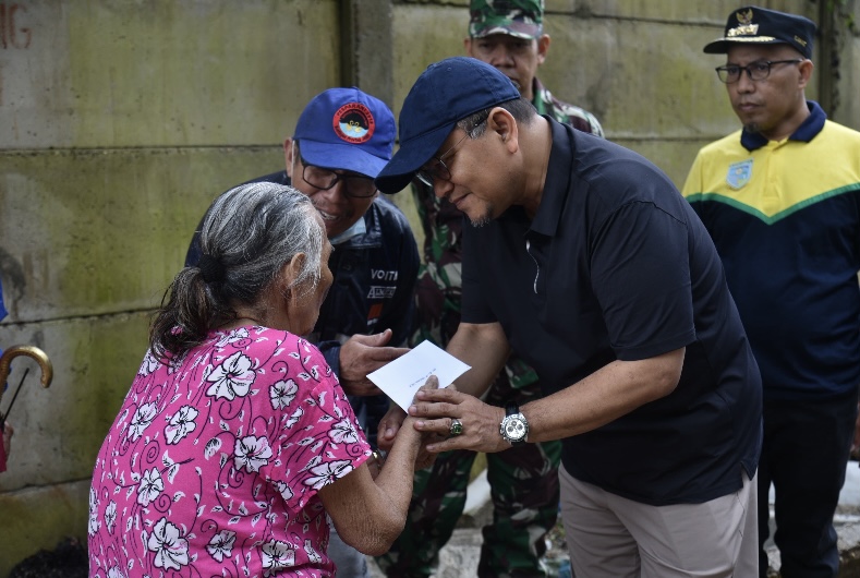 Musibah Diakhir Ramadan, Wali Kota Jambi Kunjungi Keluarga Korban Tertimpa Tembok Akibat Hujan Lebat