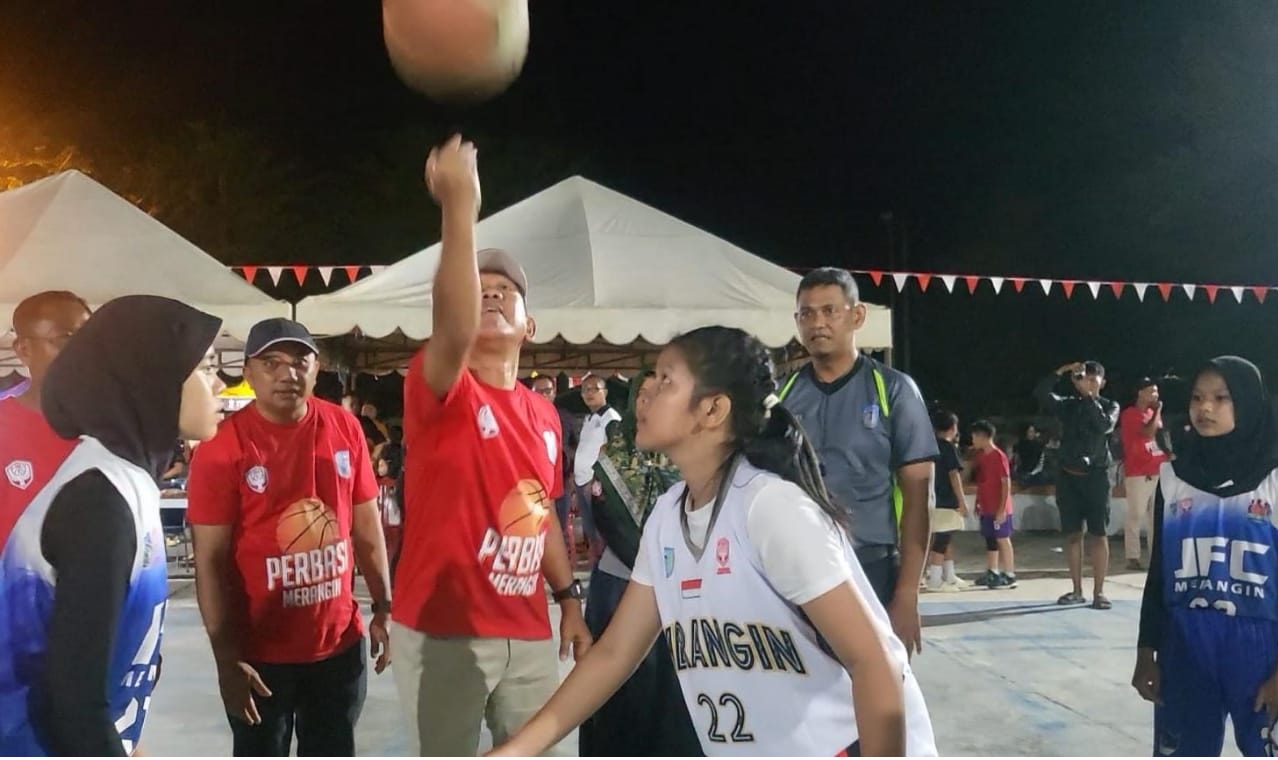 Wabup Merangin Khafidh Buka Turnamen Basket Bupati Cup 2025