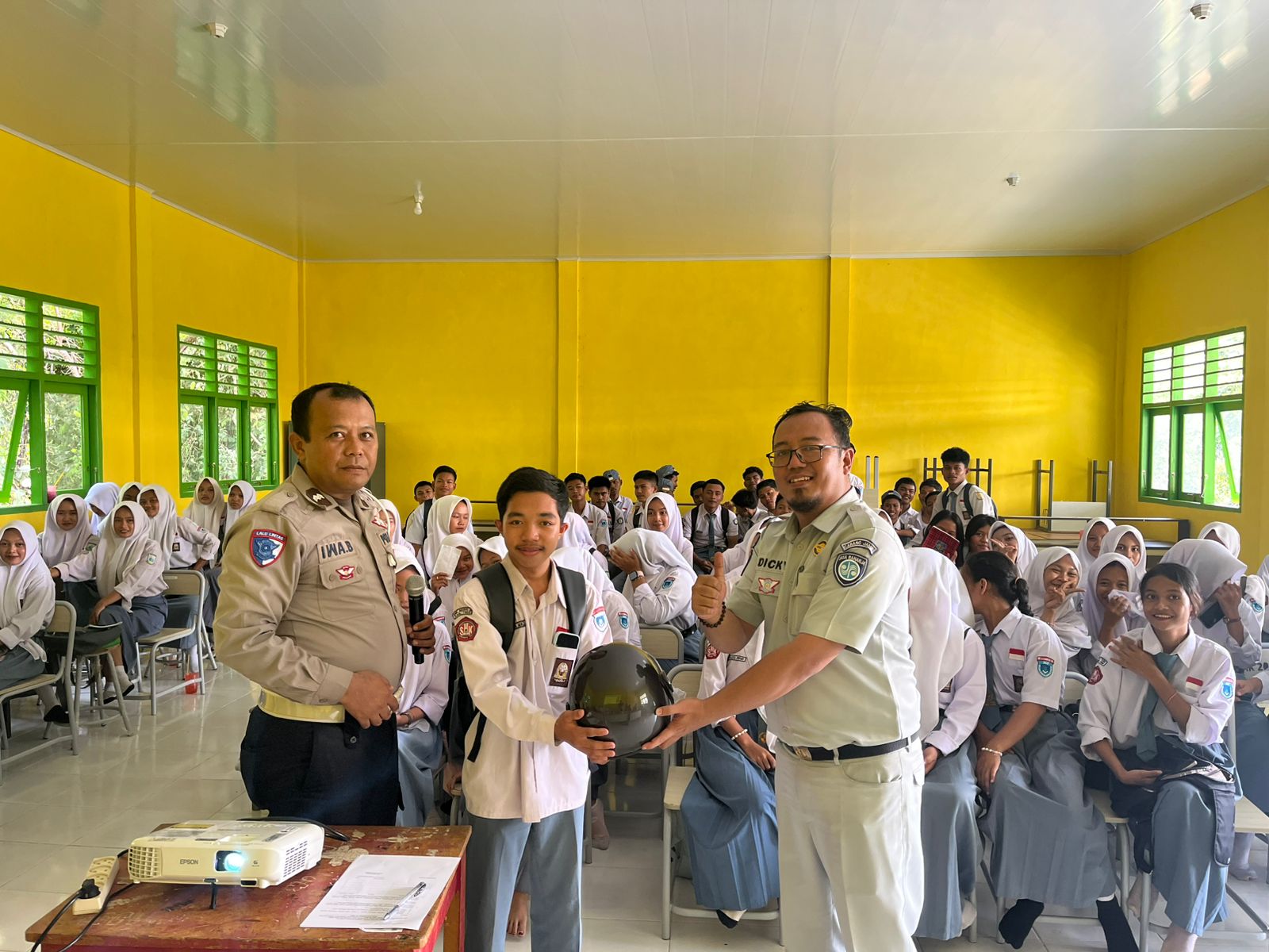 Jasa Raharja Samsat Muara Tebo Gandeng Mitra Gelar Edukasi di SMKN 8 Tebo