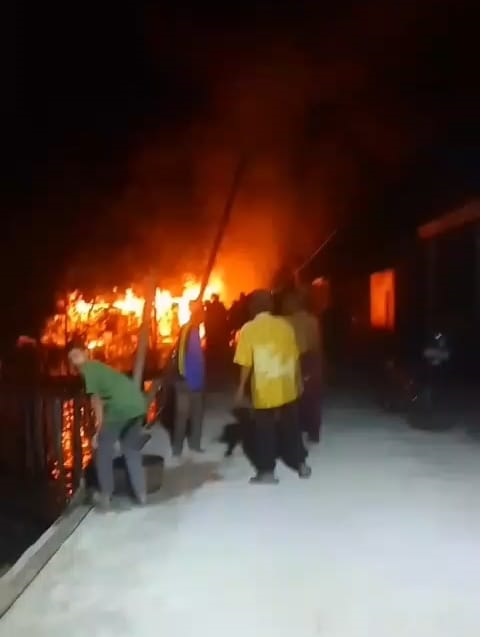 Ditinggal Pergi Belanja, Satu Rumah di Kuala Jambi Hangus Terbakar