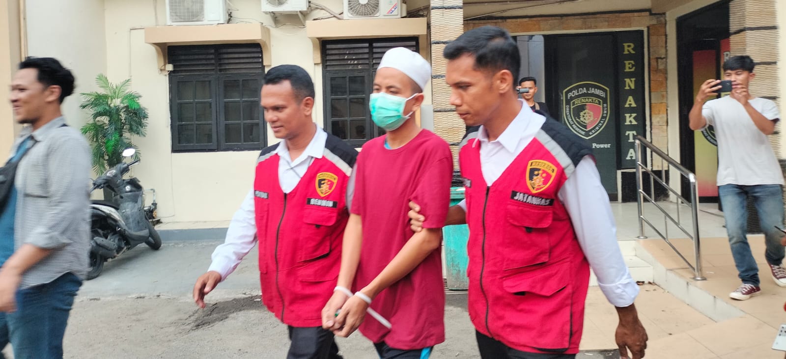 Pimpinan Ponpes yang Cabuli Belasan Santri Ajukan Praperadilan ke PN Jambi 