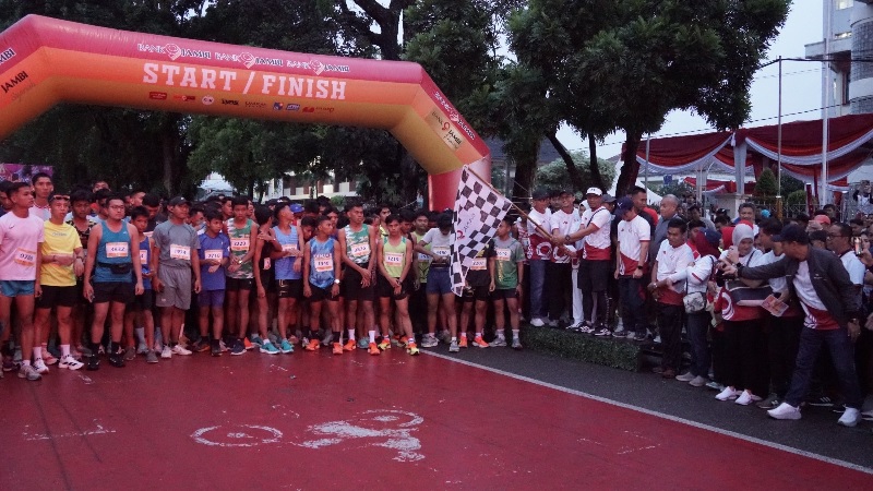 Ribuan Peserta Ambil Bagian dalam Fun Run HUT Bank Jambi ke-62