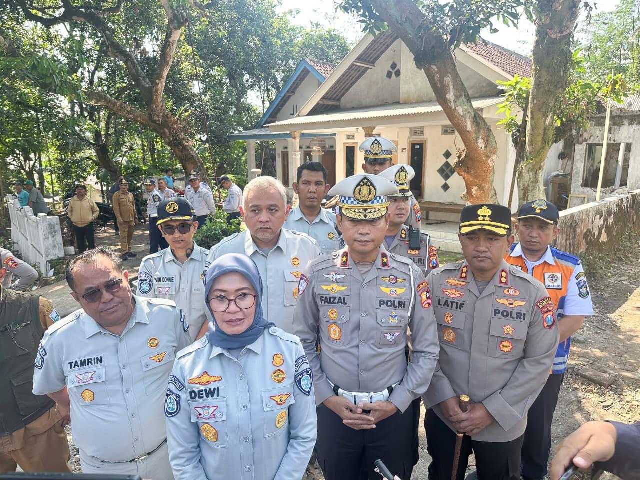 Jasa Raharja Serahkan Santunan bagi Keluarga Korban Kecelakaan Bus Probolinggo