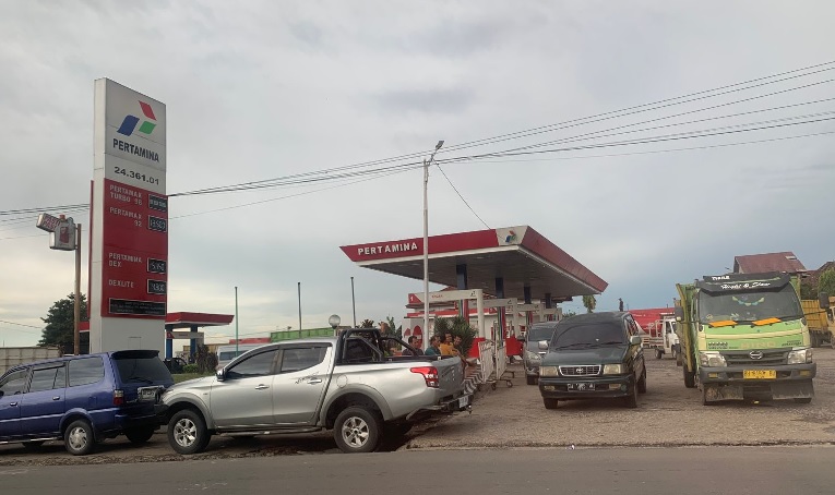 Bengkulu Krisis BBM, Antrean BBM Solar di Jambi Mengular