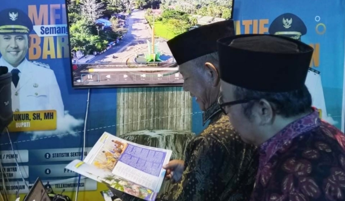 Tinjau Stan Kominfo, Wabup A. Khafidh: Teruslah Berinovasi dan Suguhkan Berita Semangat Membangun