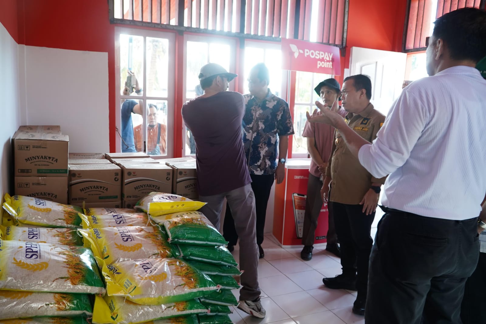 Gubernur Al Haris Tinjau Kesiapan Koperasi Merah Putih Tangkit Baru