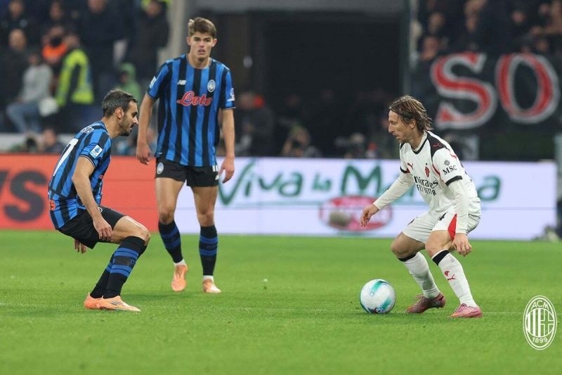 Ditahan Imbang Atalanta 1-1, AC Milan Gagal Geser Napoli 