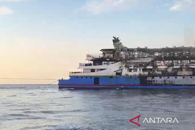 Seluruh Penumpang KM Barcelona Telah Dievakuasi