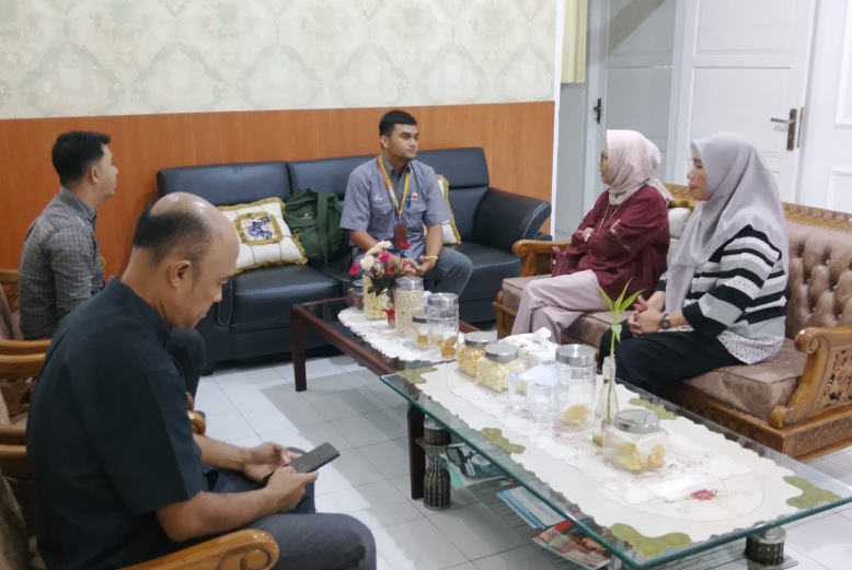 Aksi Solidaritas Komunitas Fun Walk & Run Karyawan PetroChina Salurkan Donasi Bencana Sumatera Lewat LPPM UNJA