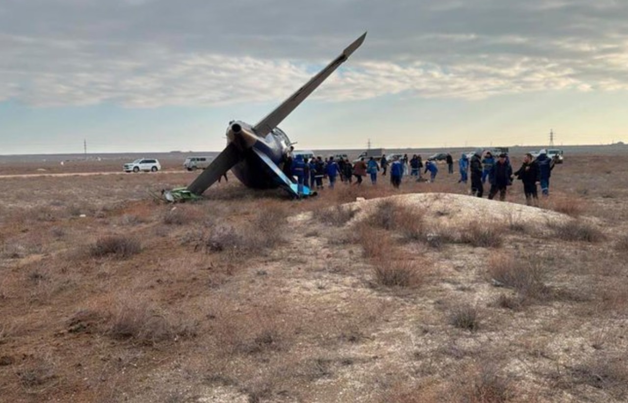 Tidak Ada WNI Dalam 38 Korban Tewas Kecelakaan Pesawat Azerbaijan Airlines 