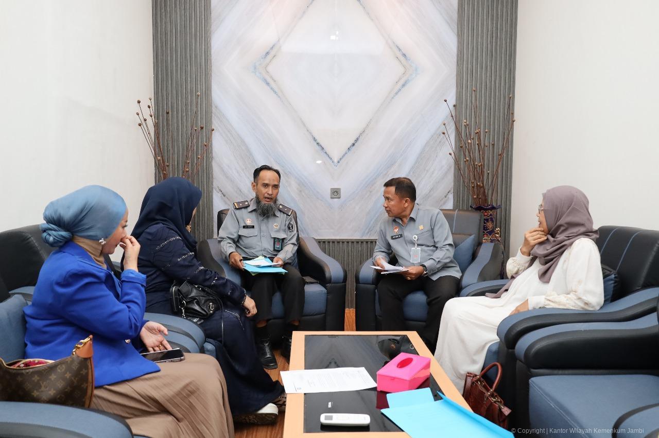 Rapat MPDN, Kakanwil Kemenkum Jambi Tekankan Pentingnya Pelaporan dan Pengawasan Notaris secara Berkala