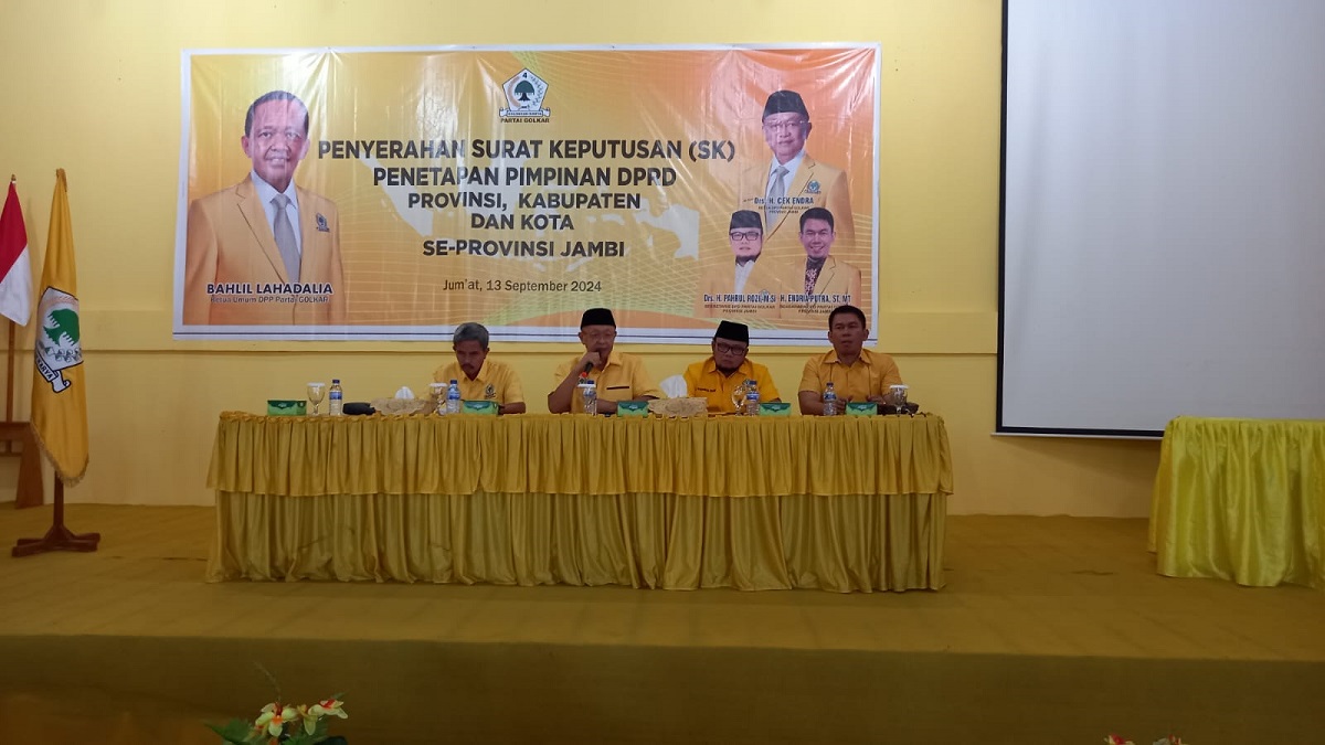 Breaking News.. Golkar Serahkan SK Pimpinan DPRD se-Provinsi Jambi, Ini Nama-namanya